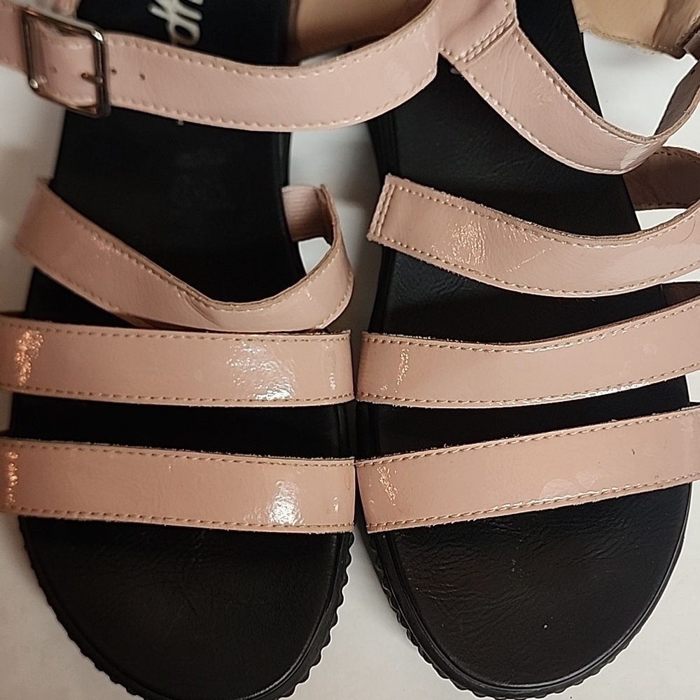 Jellypop Comfort Fit Size 10M Blush and Black Strappy Sandals - Picture 9 of 9